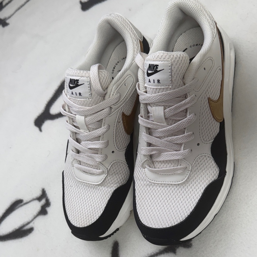 Nike White, Black & Gold Low-Top Air Sneakers